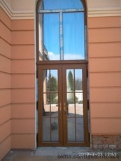 двери из металлопластика. и окна тоже.